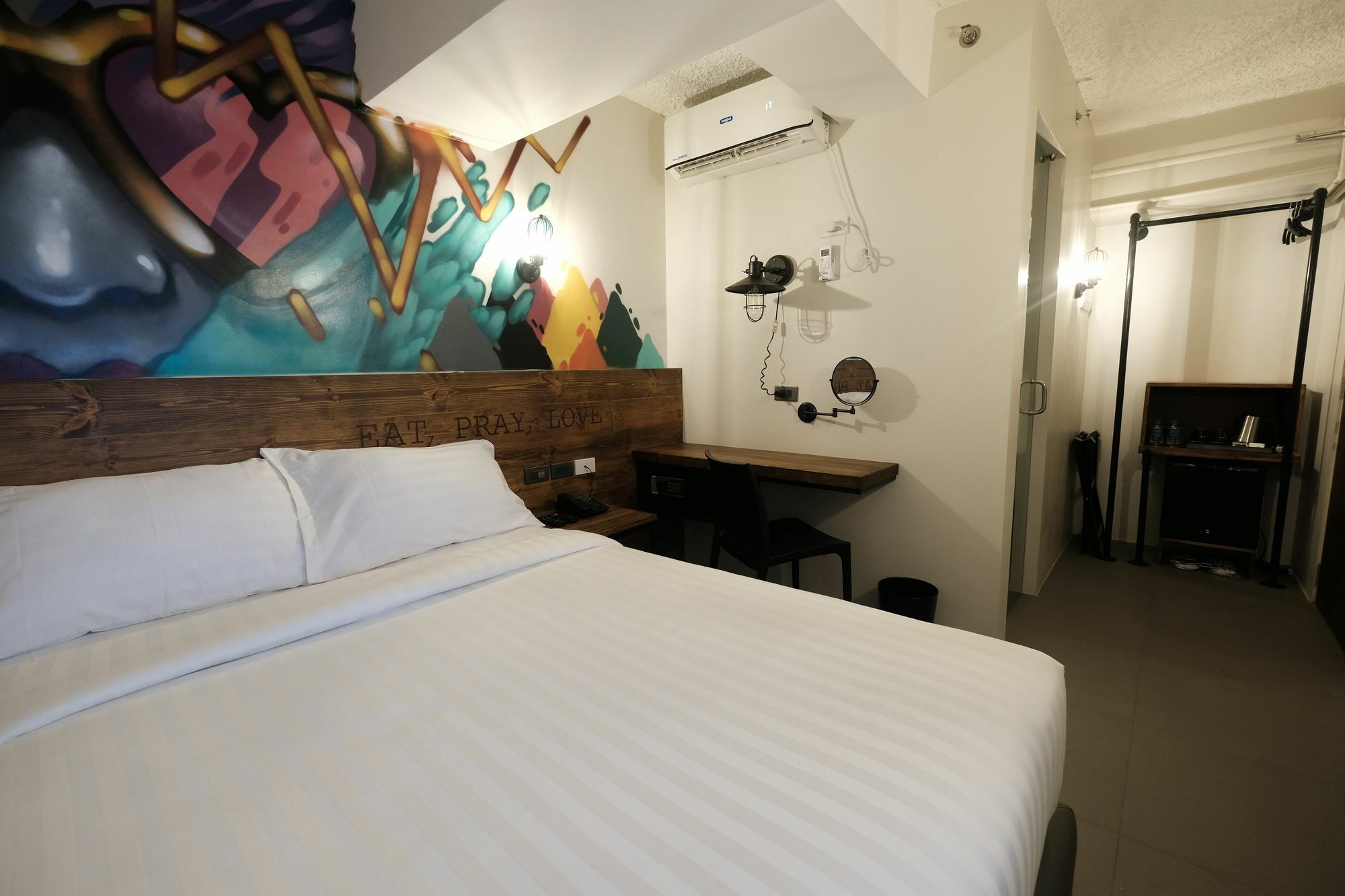 U Hotels Makati Makati City Exteriör bild